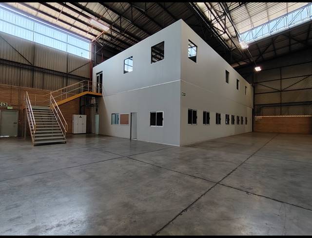 4,626M² WAREHOUSE TO LET IN GOSFORTH PARK